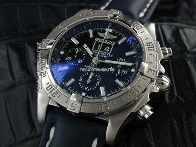 Breitling Blackbird Swiss Replica Watch in Black Dial